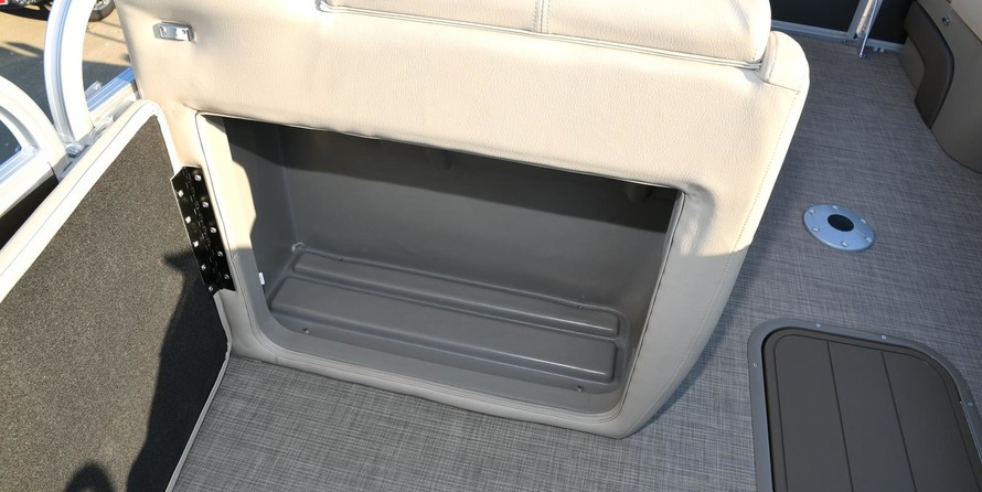 Sun Tracker Party Barge 22 XP3