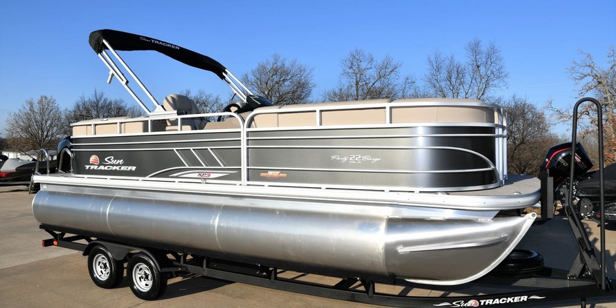 Sun Tracker Party Barge 22 XP3