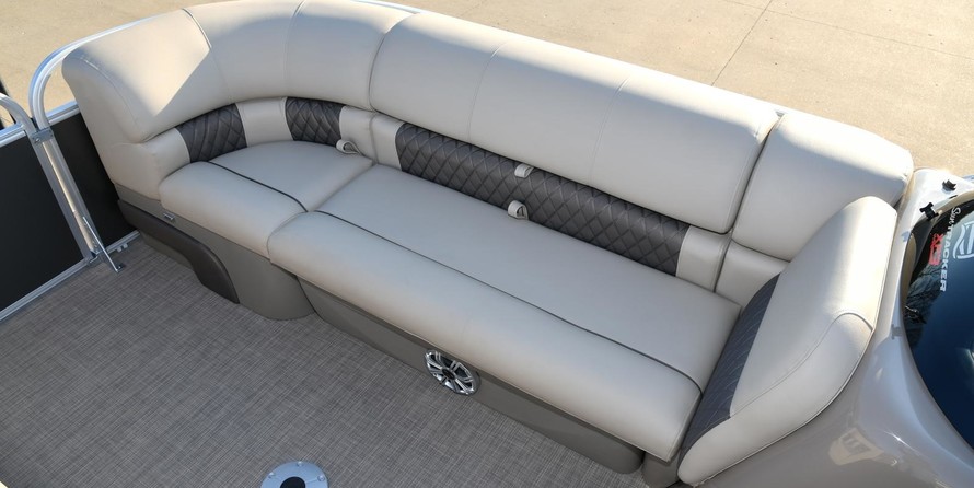 Sun Tracker Party Barge 22 XP3