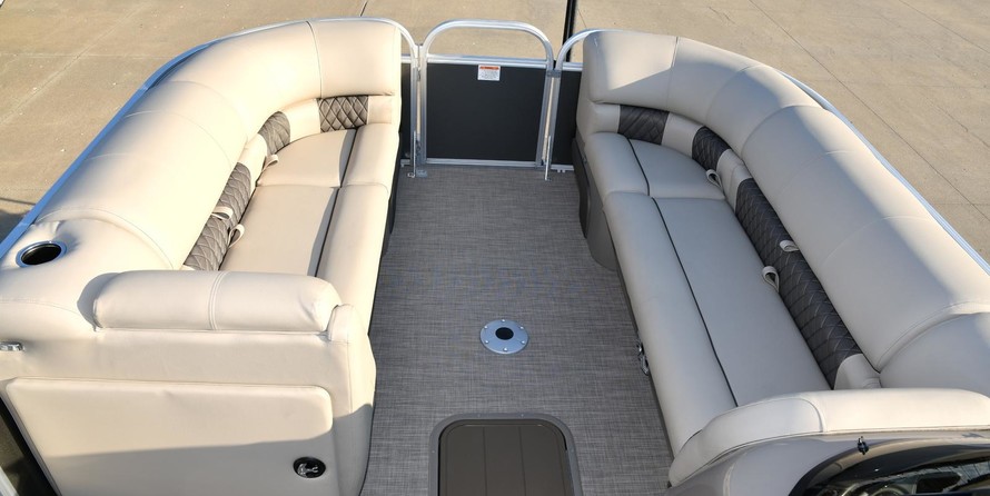 Sun Tracker Party Barge 22 XP3