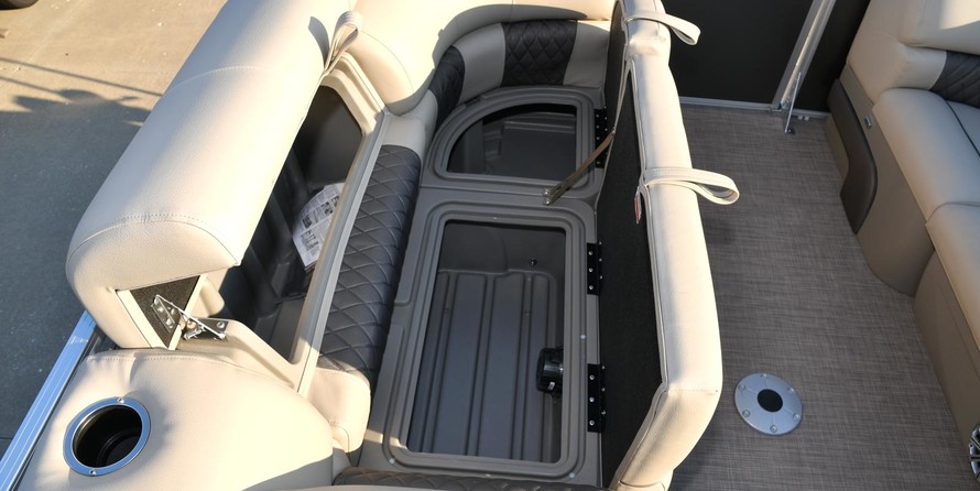 Sun Tracker Party Barge 22 XP3