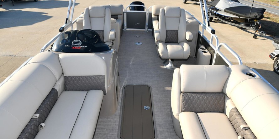 Sun Tracker Party Barge 22 XP3