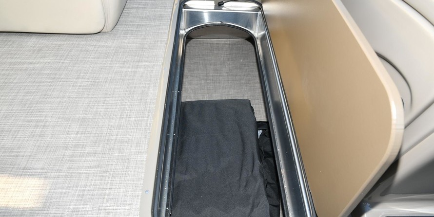 Sun Tracker Party Barge 22 XP3