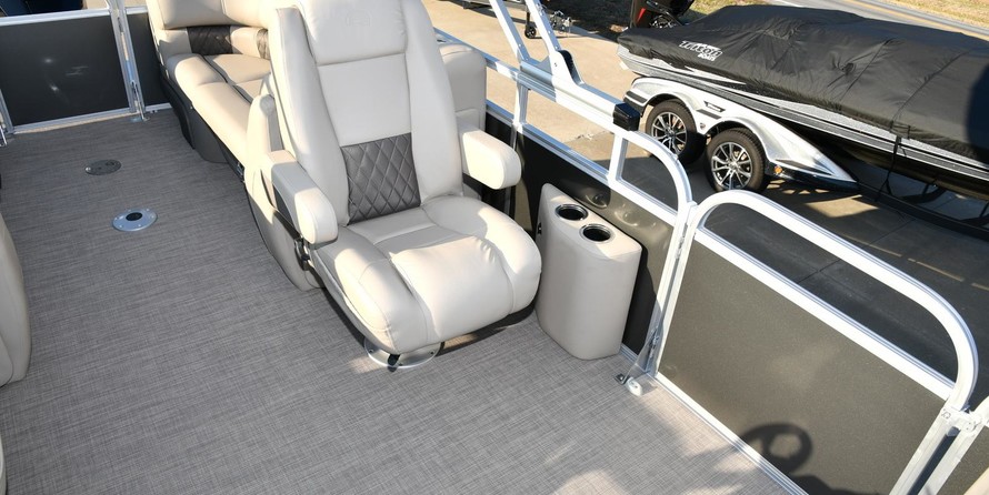 Sun Tracker Party Barge 22 XP3