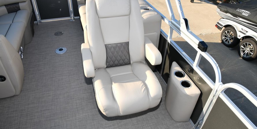 Sun Tracker Party Barge 22 XP3