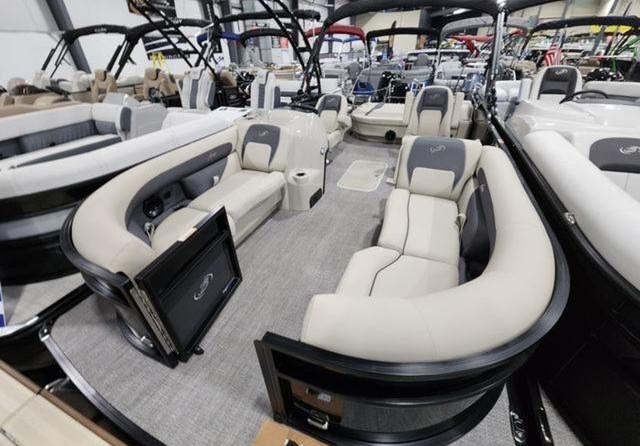 60 x 16 tri-toon passenger vessel