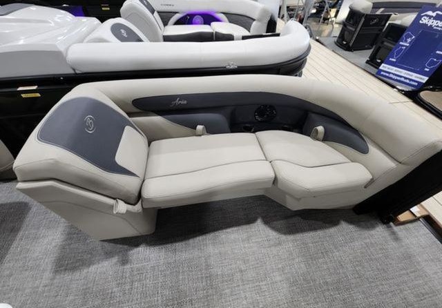 60 x 16 tri-toon passenger vessel