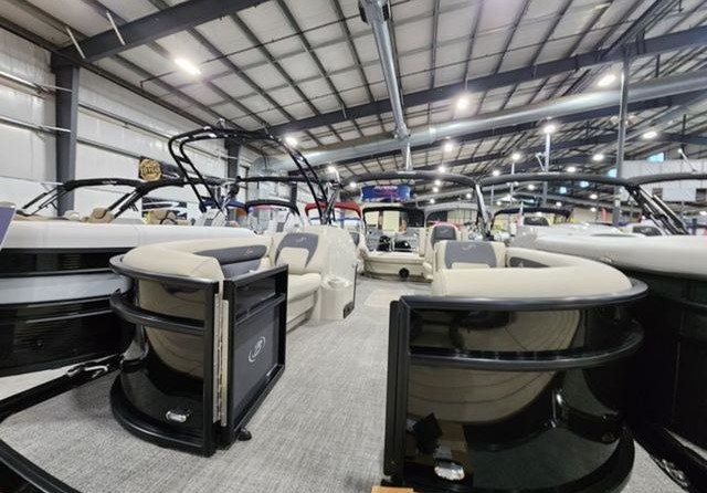 60 x 16 tri-toon passenger vessel