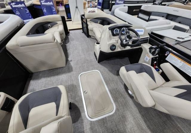 60 x 16 tri-toon passenger vessel