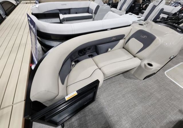 60 x 16 tri-toon passenger vessel