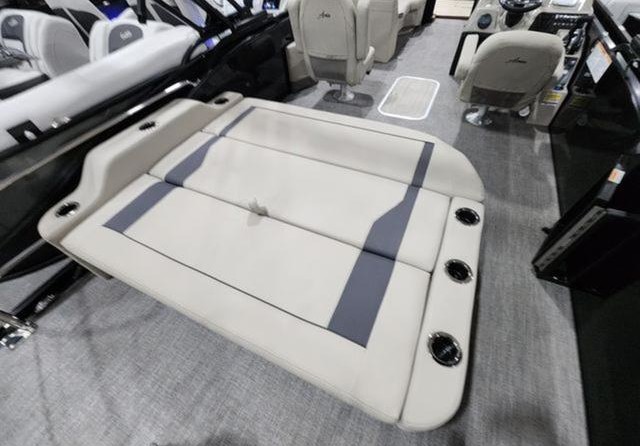 60 x 16 tri-toon passenger vessel