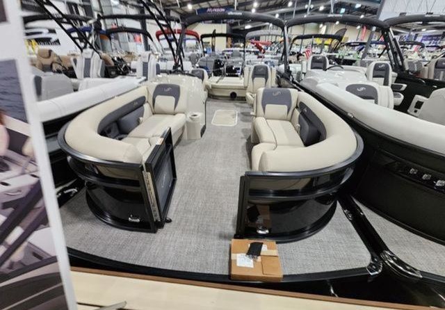 60 x 16 tri-toon passenger vessel