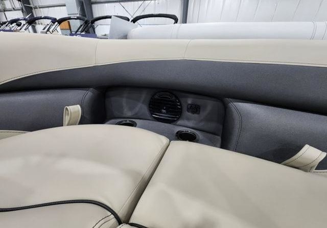 60 x 16 tri-toon passenger vessel