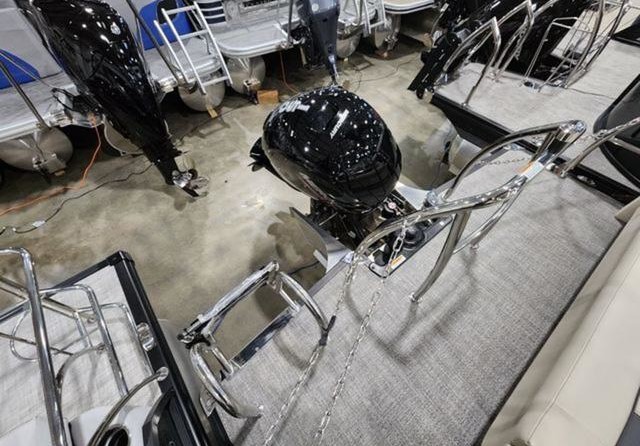 60 x 16 tri-toon passenger vessel