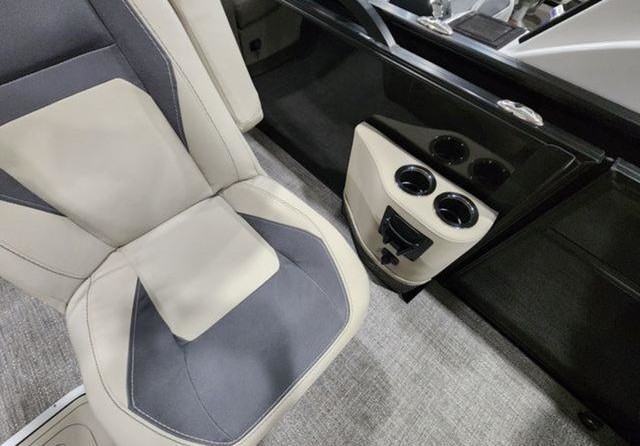 60 x 16 tri-toon passenger vessel