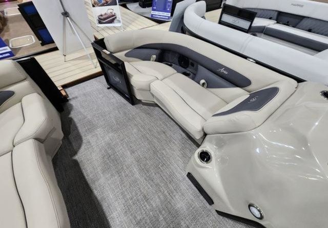 60 x 16 tri-toon passenger vessel