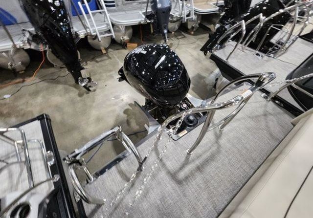 60 x 16 tri-toon passenger vessel