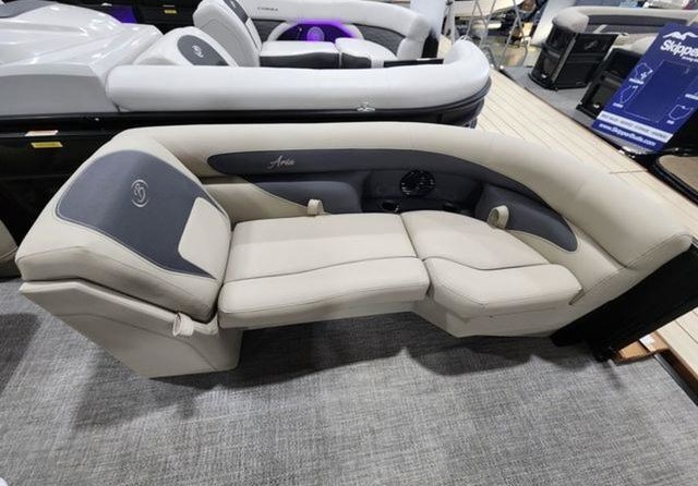 60 x 16 tri-toon passenger vessel