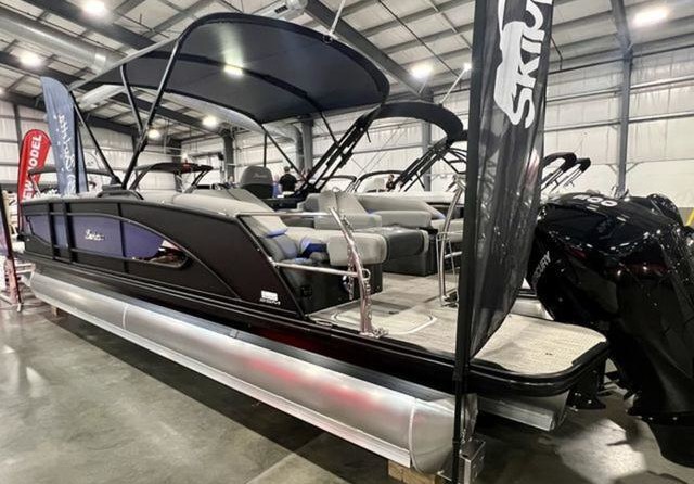 60 x 16 tri-toon passenger vessel