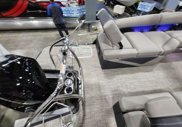 60 x 16 tri-toon passenger vessel