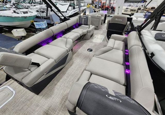 60 x 16 tri-toon passenger vessel