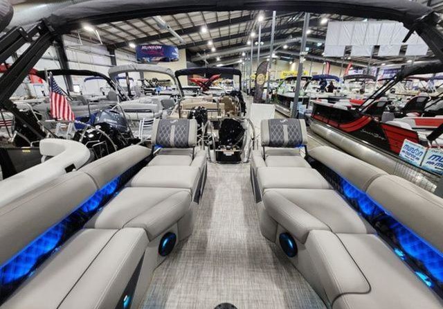 60 x 16 tri-toon passenger vessel