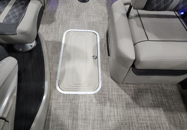 60 x 16 tri-toon passenger vessel