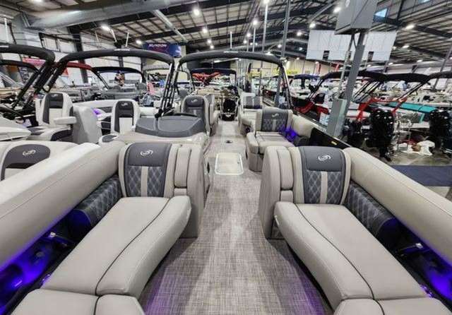 60 x 16 tri-toon passenger vessel