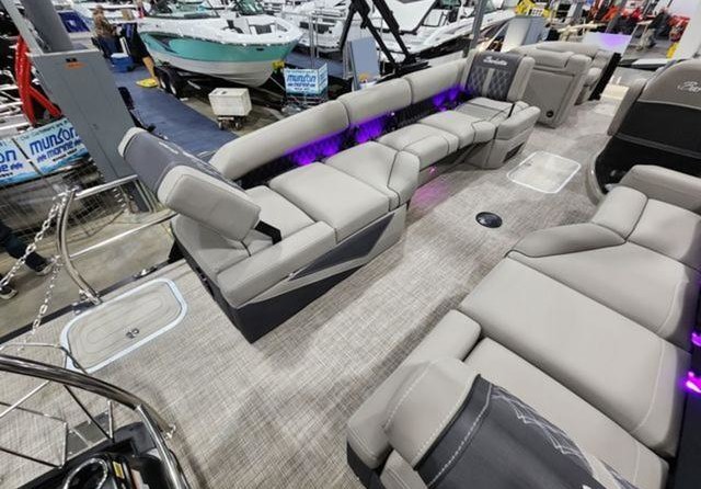 60 x 16 tri-toon passenger vessel