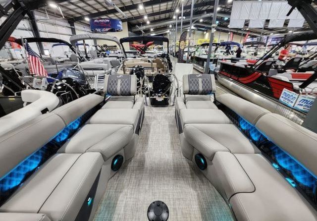 60 x 16 tri-toon passenger vessel