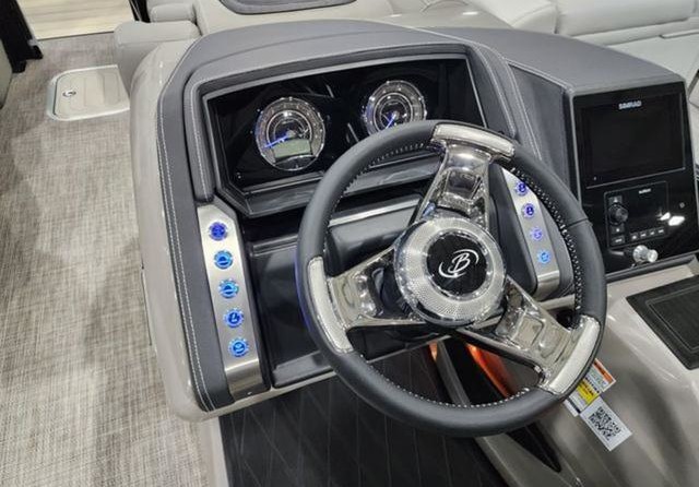 60 x 16 tri-toon passenger vessel