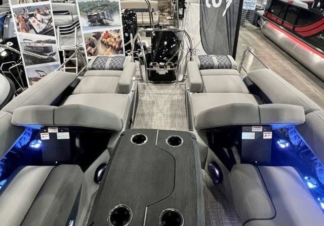 60 x 16 tri-toon passenger vessel