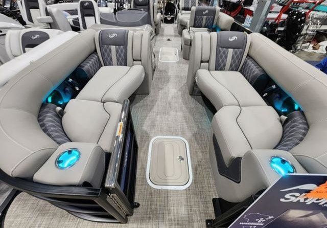 60 x 16 tri-toon passenger vessel