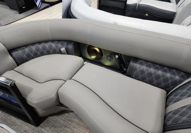 60 x 16 tri-toon passenger vessel