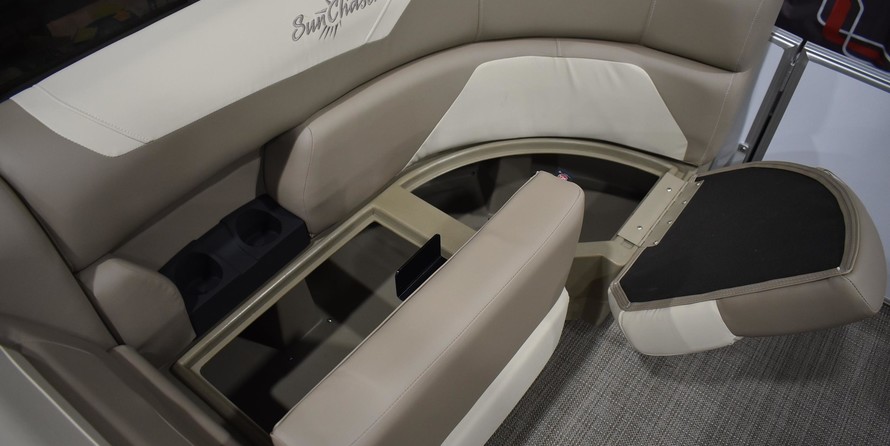 Sunchaser Boats Geneva Cruise 22 LR DH