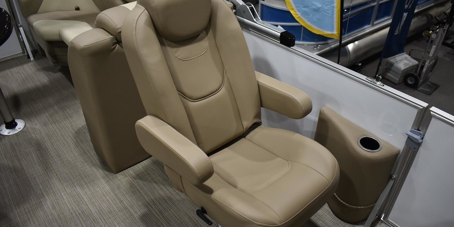 Sunchaser Boats Geneva Cruise 22 LR DH