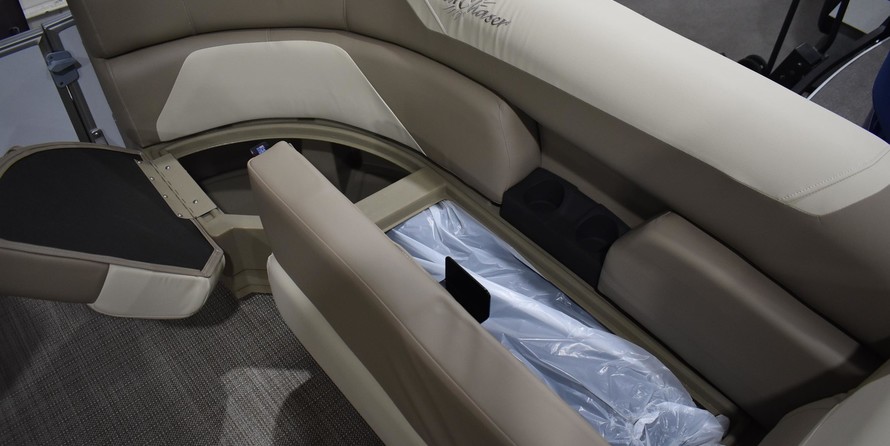 Sunchaser Boats Geneva Cruise 22 LR DH