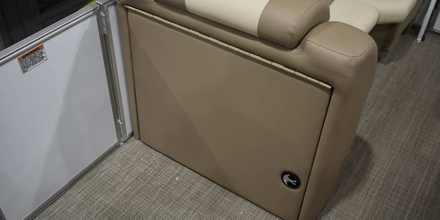 Sunchaser Boats Geneva Cruise 22 LR DH