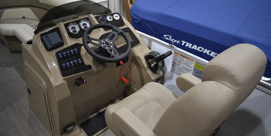 Sunchaser Boats Geneva Cruise 22 LR DH