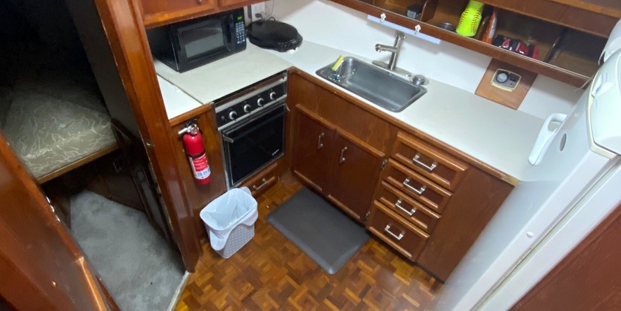 Swordsman 40 aft cabin