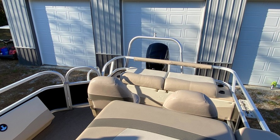 Sun Tracker Fishin Barge 24 DLX