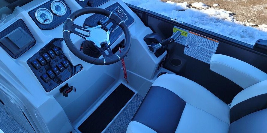 Sunchaser Boats Geneva Sport 24 LR DH Sport