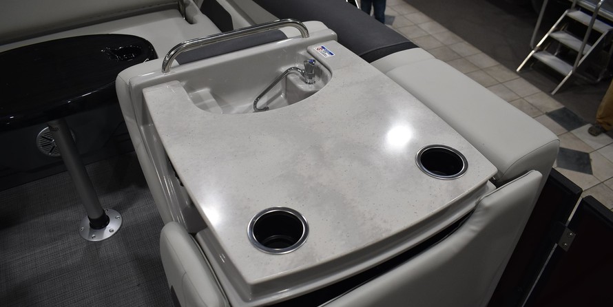 Sunchaser Boats Geneva Sport 24 LR DH Sport