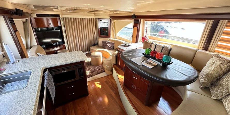 Sea Ray 580 Sedan Bridge