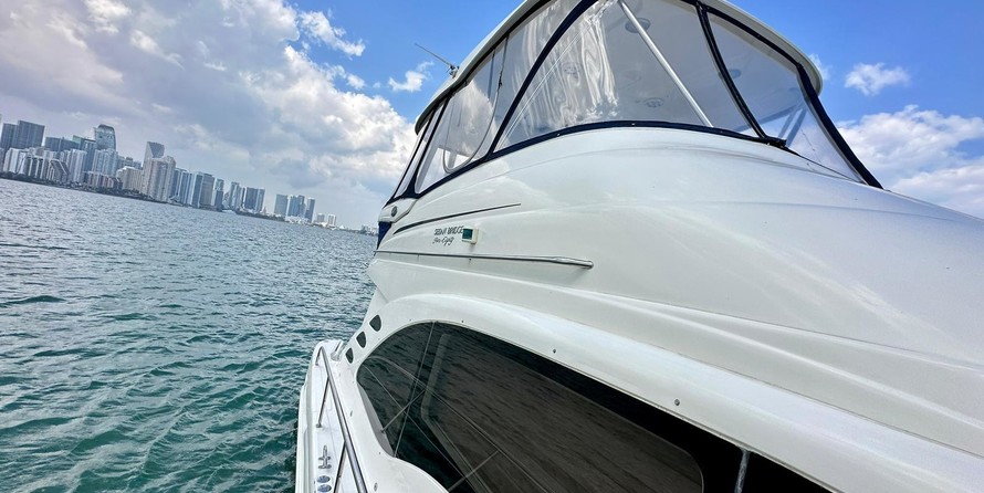 Sea Ray 580 Sedan Bridge