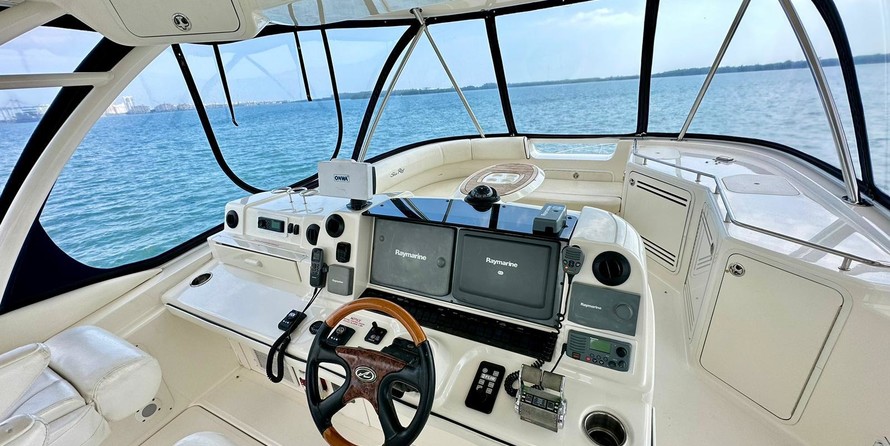 Sea Ray 580 Sedan Bridge