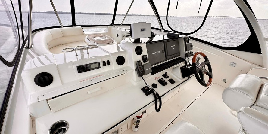 Sea Ray 580 Sedan Bridge