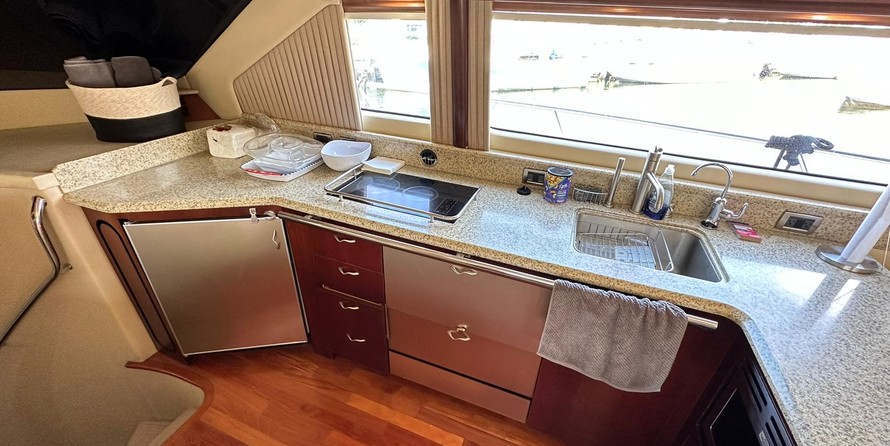 Sea Ray 580 Sedan Bridge