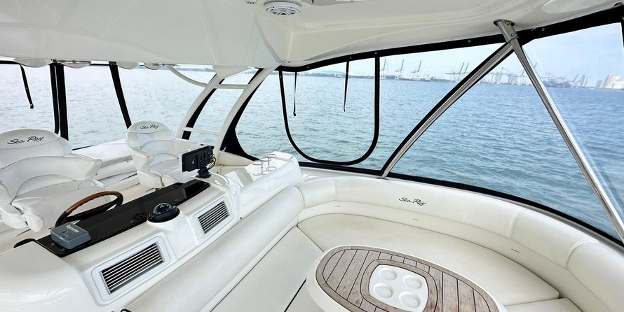 Sea Ray 580 Sedan Bridge