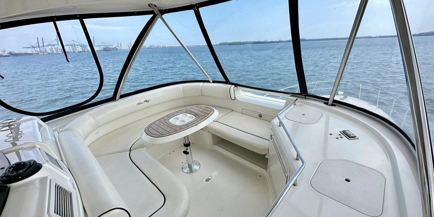 Sea Ray 580 Sedan Bridge